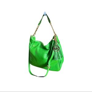 Kelly green handbag, great condition, nice gold hardware. Michael Kors
